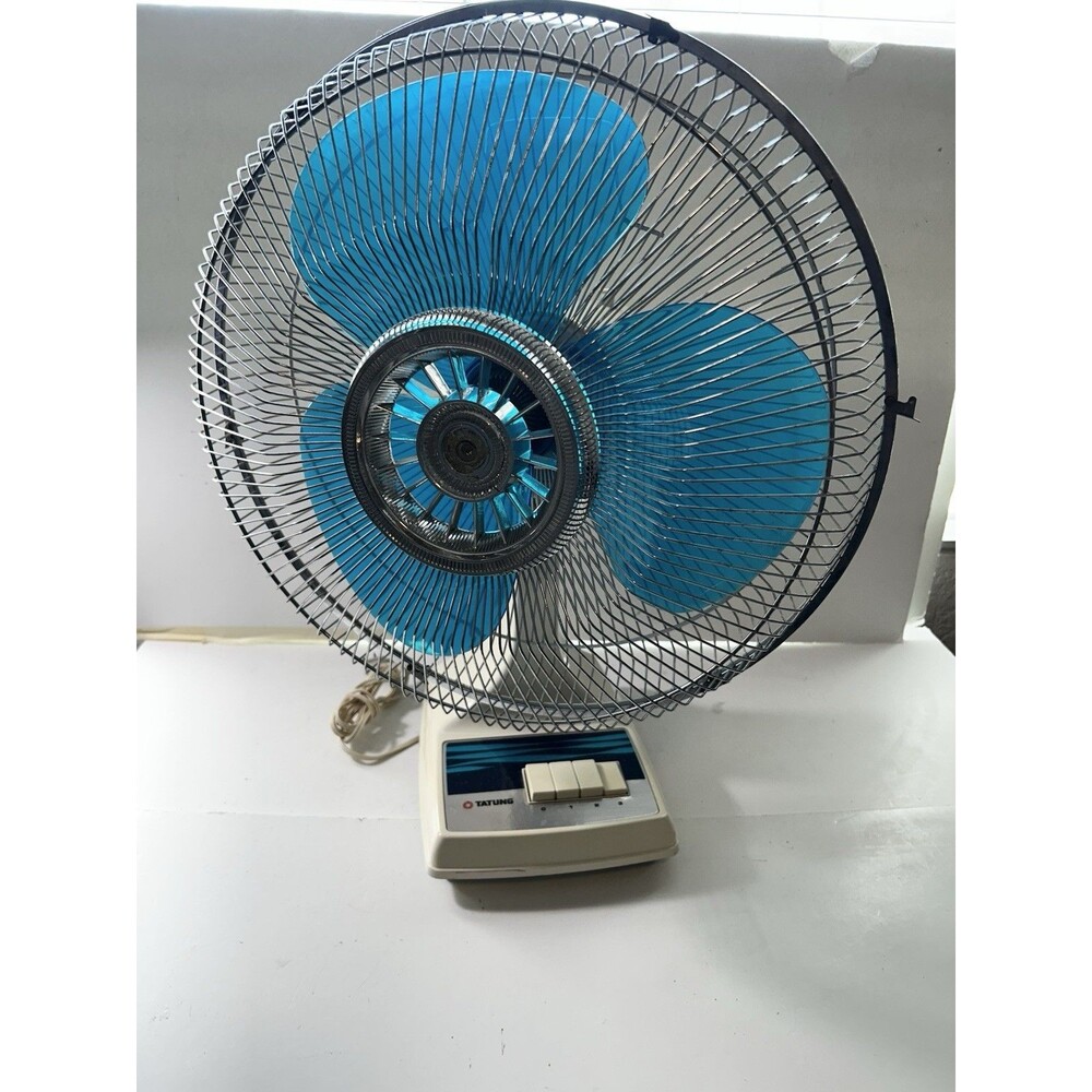Tatung 3-Speed Oscillating Fan Blue Blades LB-12 Working - Made In USA 14" Wide
